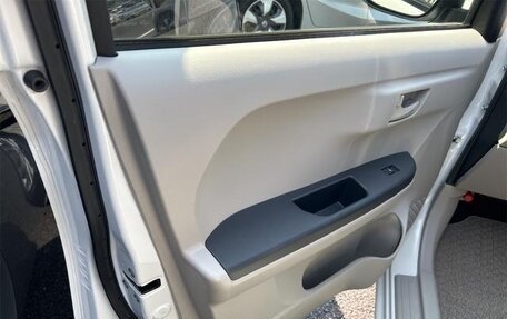 Toyota Passo III, 2022 год, 812 000 рублей, 12 фотография