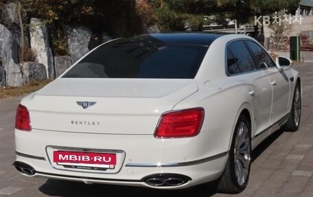Bentley Flying Spur, 2022 год, 19 000 000 рублей, 3 фотография