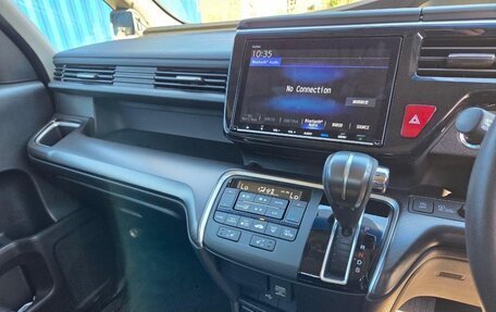 Honda Stepwgn IV, 2018 год, 3 000 000 рублей, 5 фотография