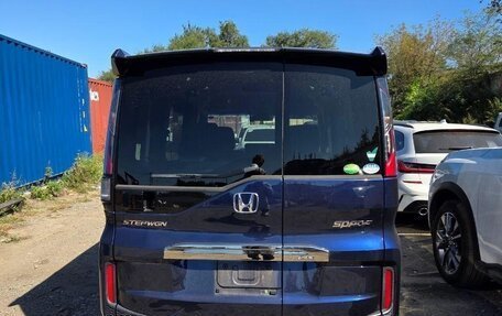 Honda Stepwgn IV, 2018 год, 3 000 000 рублей, 2 фотография
