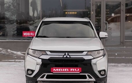 Mitsubishi Outlander III рестайлинг 3, 2019 год, 2 150 000 рублей, 2 фотография