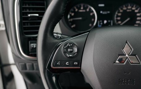 Mitsubishi Outlander III рестайлинг 3, 2019 год, 2 150 000 рублей, 12 фотография