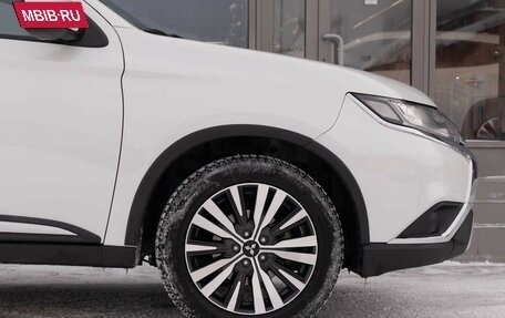 Mitsubishi Outlander III рестайлинг 3, 2019 год, 2 150 000 рублей, 9 фотография