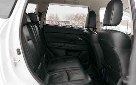 Mitsubishi Outlander III рестайлинг 3, 2019 год, 2 150 000 рублей, 17 фотография