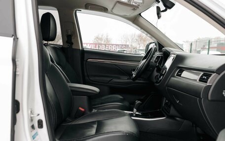 Mitsubishi Outlander III рестайлинг 3, 2019 год, 2 150 000 рублей, 18 фотография