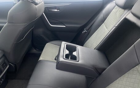 Toyota RAV4, 2025 год, 4 220 000 рублей, 10 фотография