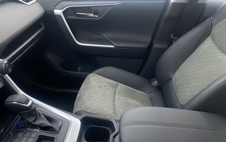 Toyota RAV4, 2025 год, 4 220 000 рублей, 18 фотография