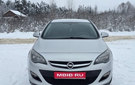 Opel Astra J, 2012 год, 740 000 рублей, 1 фотография