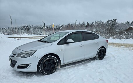 Opel Astra J, 2012 год, 740 000 рублей, 2 фотография