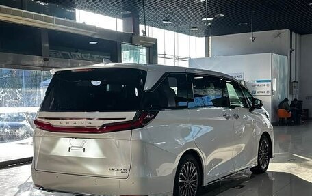 Lexus LM, 2024 год, 13 590 002 рублей, 32 фотография
