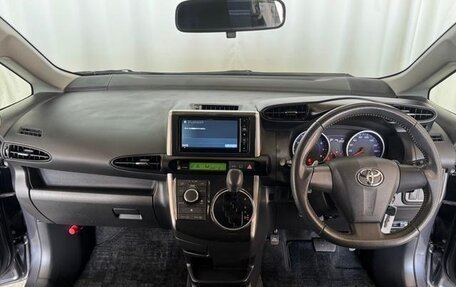 Toyota Wish II, 2017 год, 1 430 444 рублей, 14 фотография