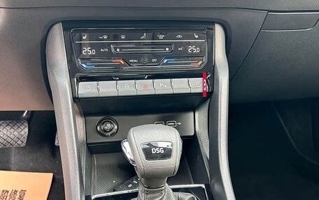 Skoda Karoq I, 2023 год, 1 970 000 рублей, 13 фотография