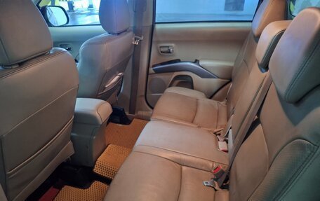 Mitsubishi Outlander III рестайлинг 3, 2008 год, 1 100 000 рублей, 10 фотография