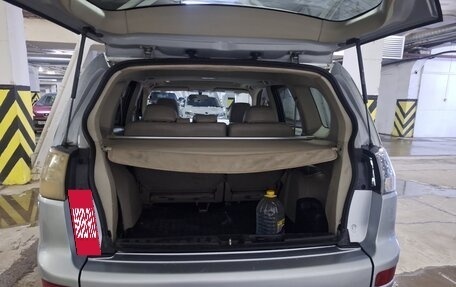 Mitsubishi Outlander III рестайлинг 3, 2008 год, 1 100 000 рублей, 11 фотография