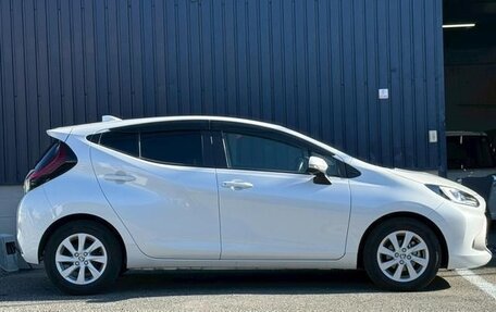 Toyota Aqua, 2023 год, 991 777 рублей, 5 фотография