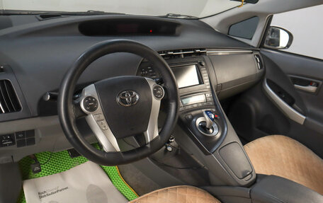 Toyota Prius, 2010 год, 1 089 000 рублей, 9 фотография