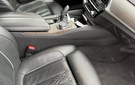 BMW 5 серия, 2018 год, 2 850 000 рублей, 14 фотография