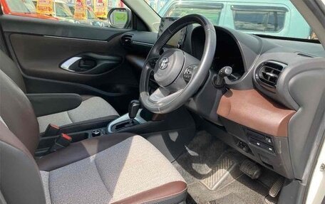 Toyota Yaris Cross, 2023 год, 1 500 444 рублей, 13 фотография