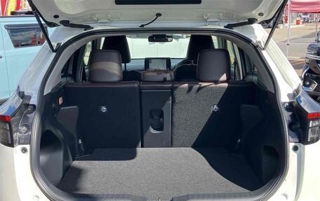 Toyota Yaris Cross, 2023 год, 1 500 444 рублей, 30 фотография