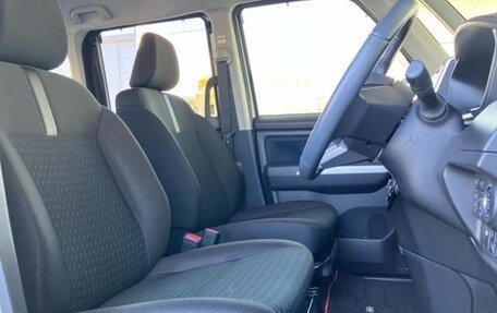 Toyota Roomy I, 2020 год, 892 000 рублей, 6 фотография