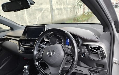 Toyota C-HR I рестайлинг, 2017 год, 2 500 000 рублей, 7 фотография