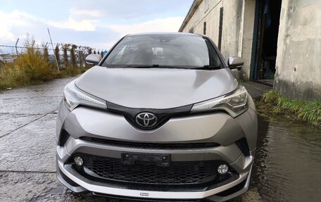 Toyota C-HR I рестайлинг, 2017 год, 2 500 000 рублей, 4 фотография