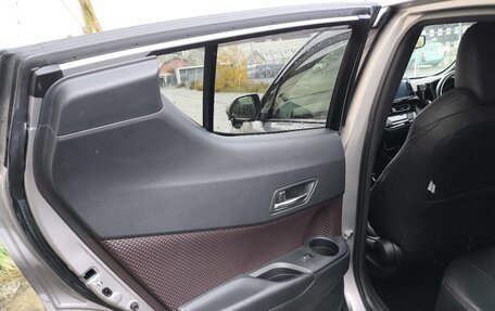 Toyota C-HR I рестайлинг, 2017 год, 2 500 000 рублей, 11 фотография