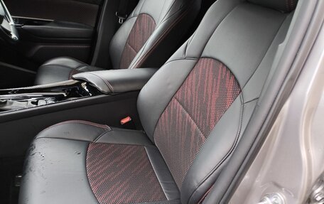 Toyota C-HR I рестайлинг, 2017 год, 2 500 000 рублей, 16 фотография