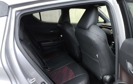 Toyota C-HR I рестайлинг, 2017 год, 2 500 000 рублей, 15 фотография