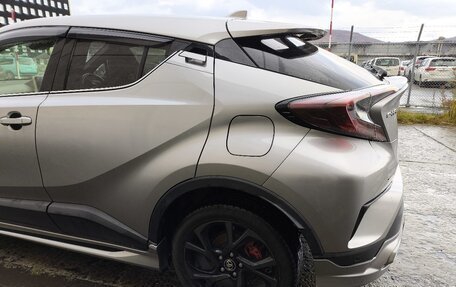 Toyota C-HR I рестайлинг, 2017 год, 2 500 000 рублей, 32 фотография
