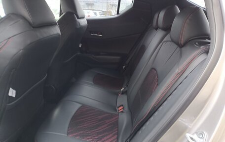 Toyota C-HR I рестайлинг, 2017 год, 2 500 000 рублей, 25 фотография