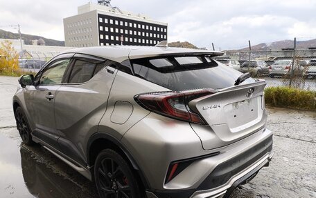 Toyota C-HR I рестайлинг, 2017 год, 2 500 000 рублей, 29 фотография
