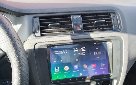 Volkswagen Jetta VI, 2015 год, 1 200 000 рублей, 10 фотография