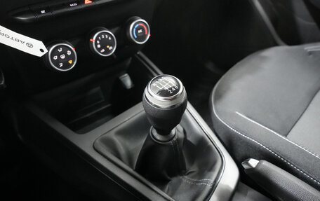 Renault Duster, 2022 год, 2 050 000 рублей, 17 фотография