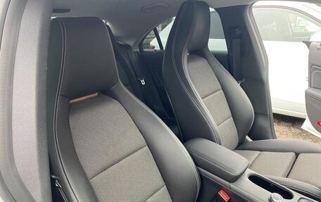 Mercedes-Benz CLA, 2018 год, 1 400 000 рублей, 23 фотография