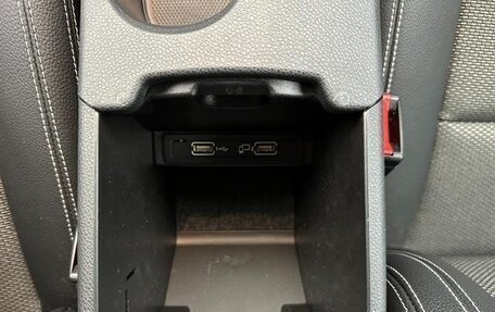 Mercedes-Benz CLA, 2018 год, 1 400 000 рублей, 20 фотография