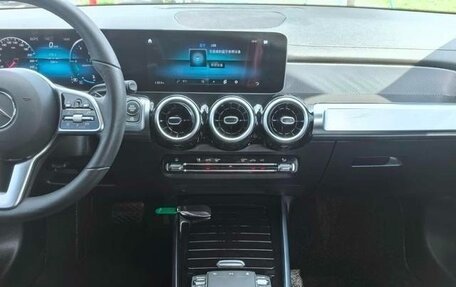 Mercedes-Benz GLB, 2021 год, 2 250 000 рублей, 11 фотография