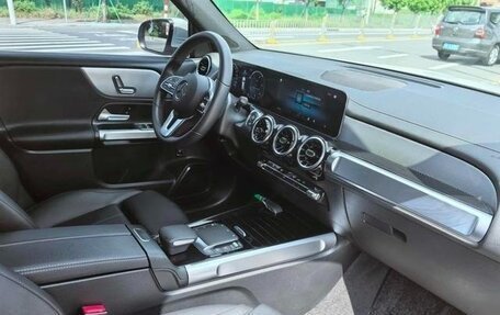 Mercedes-Benz GLB, 2021 год, 2 250 000 рублей, 10 фотография