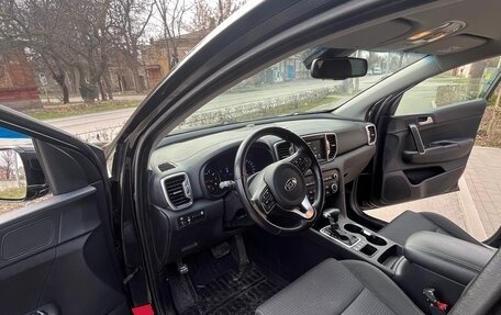 KIA Sportage IV рестайлинг, 2017 год, 2 500 000 рублей, 24 фотография