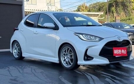Toyota Yaris, 2021 год, 1 055 000 рублей, 4 фотография