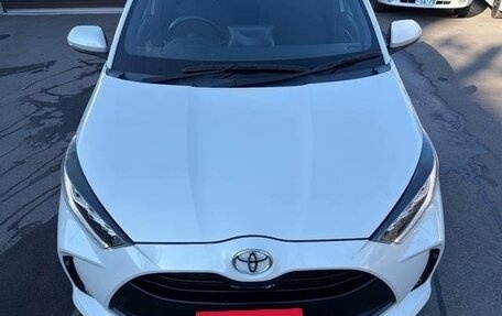 Toyota Yaris, 2021 год, 1 055 000 рублей, 3 фотография