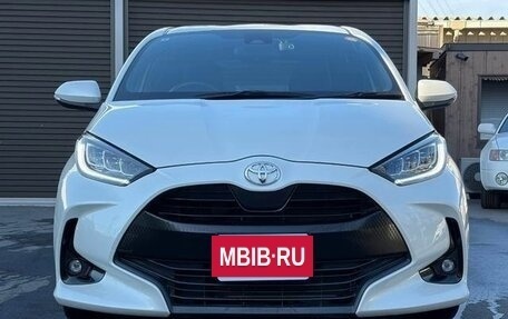 Toyota Yaris, 2021 год, 1 055 000 рублей, 2 фотография