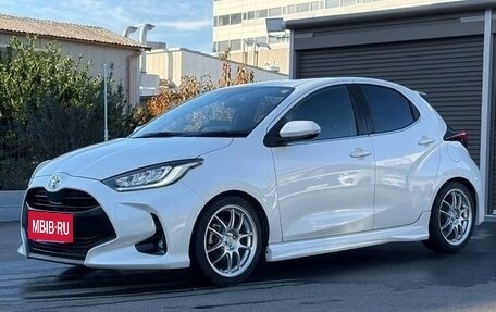 Toyota Yaris, 2021 год, 1 055 000 рублей, 8 фотография