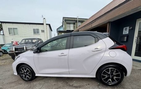 Toyota Yaris, 2021 год, 1 125 000 рублей, 4 фотография