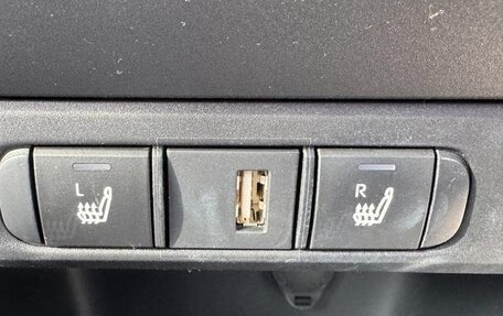 Toyota Yaris, 2021 год, 1 125 000 рублей, 12 фотография