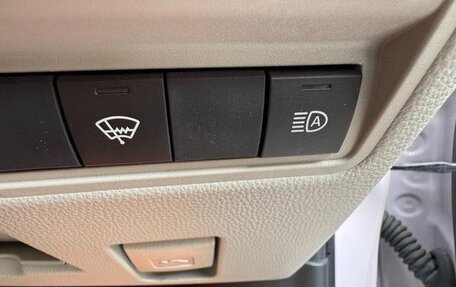 Toyota Yaris, 2021 год, 1 125 000 рублей, 13 фотография