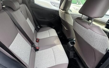 Toyota Yaris, 2021 год, 1 125 000 рублей, 15 фотография