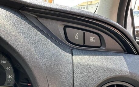 Toyota Vitz, 2019 год, 1 205 000 рублей, 12 фотография