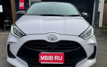 Toyota Yaris, 2021 год, 1 125 000 рублей, 2 фотография