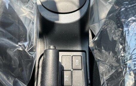 Toyota Vitz, 2019 год, 1 205 000 рублей, 16 фотография